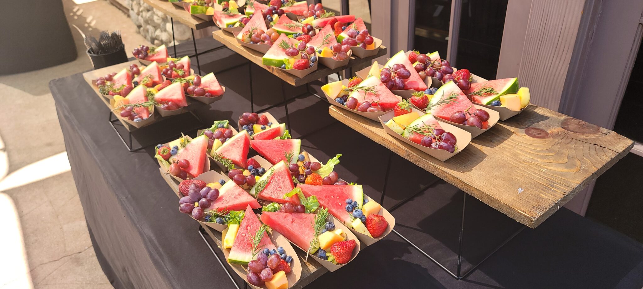 A Photo of wedding food cost breakdown https://californiacookout.com/wp-content/uploads/2024/03/fruits-2048x922.jpg