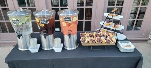 Appetizer and Drink Station