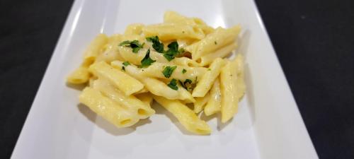 Creamy Penne Pasta Alfredo